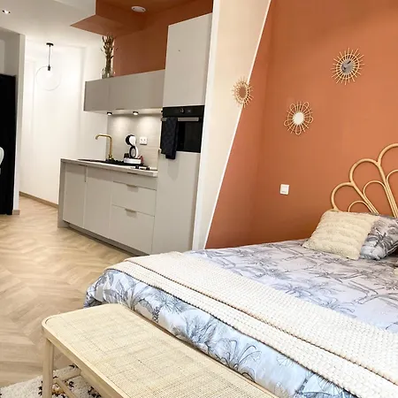 Queen Apartment